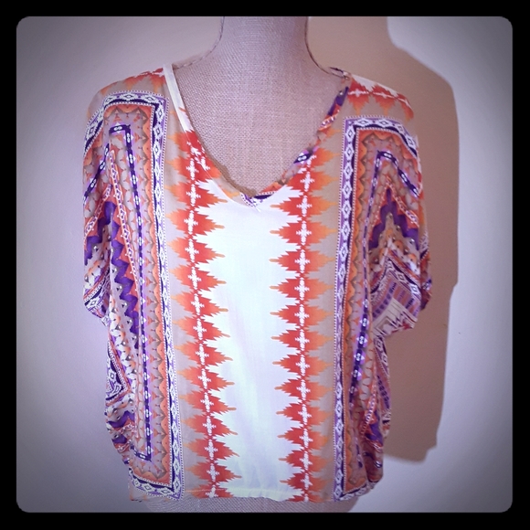 Nurture Tops - 🌻3/$20Nurture bright aztec print oversize top med